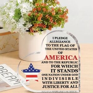 Patriotic Heart-Shaped Plaque with Pledge Of Allegiance- NWT
